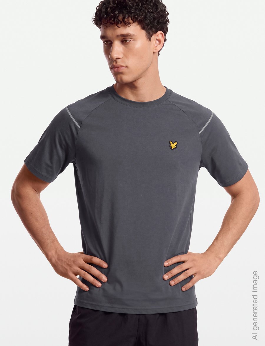 Lyle & Scott Sport - Reflective Raglan T-shirt - t-shirts - turbulence - 3