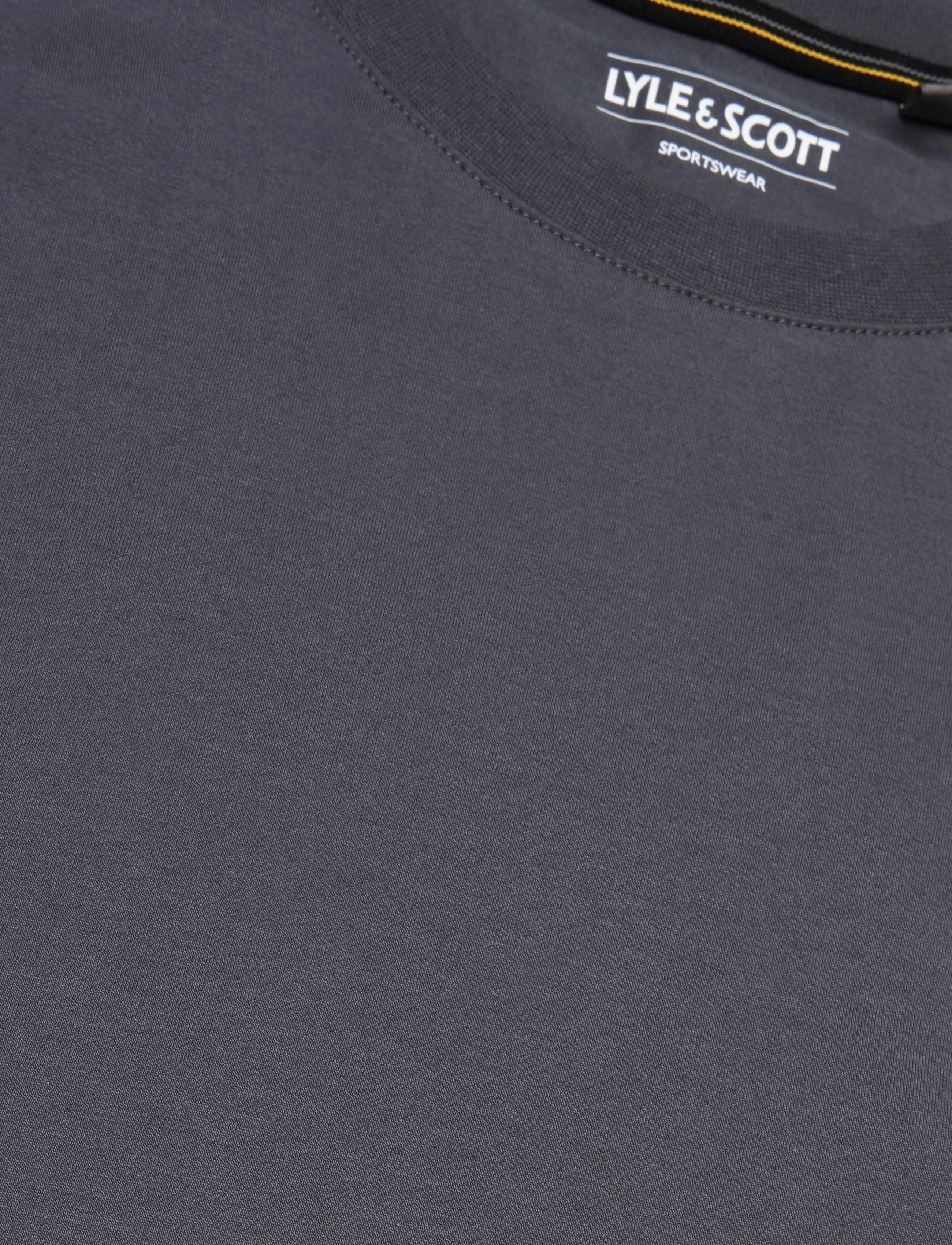 Lyle & Scott Sport - Reflective Raglan T-shirt - oberteile & t-shirts - turbulence - 2