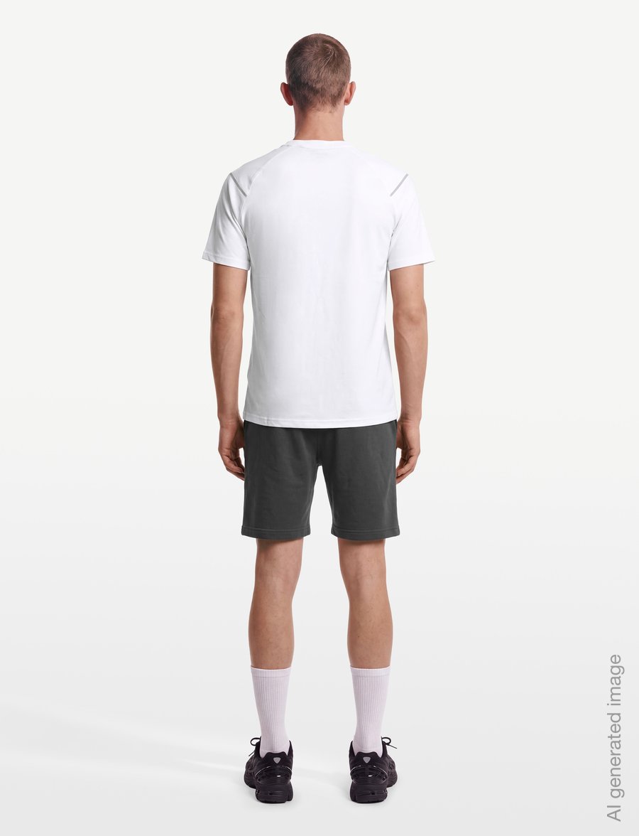 Lyle & Scott Sport - Reflective Raglan T-shirt - alussärgid ja t-särgid - white - 4