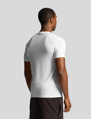 Lyle & Scott Sport - Martin SS T-Shirt - oberteile & t-shirts - white - 4