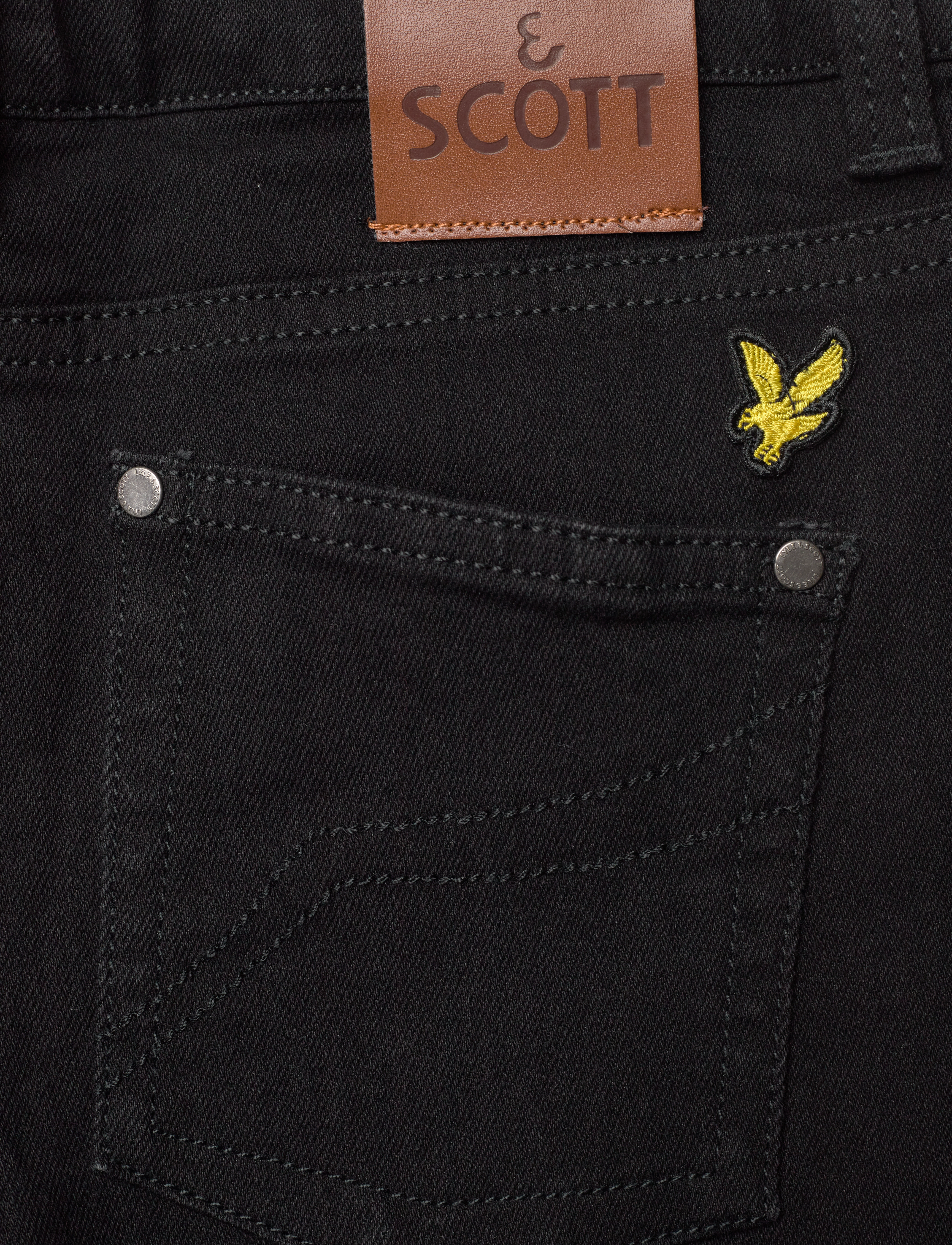 Lyle & Scott - 5 Pocket Jean - jet black - 4