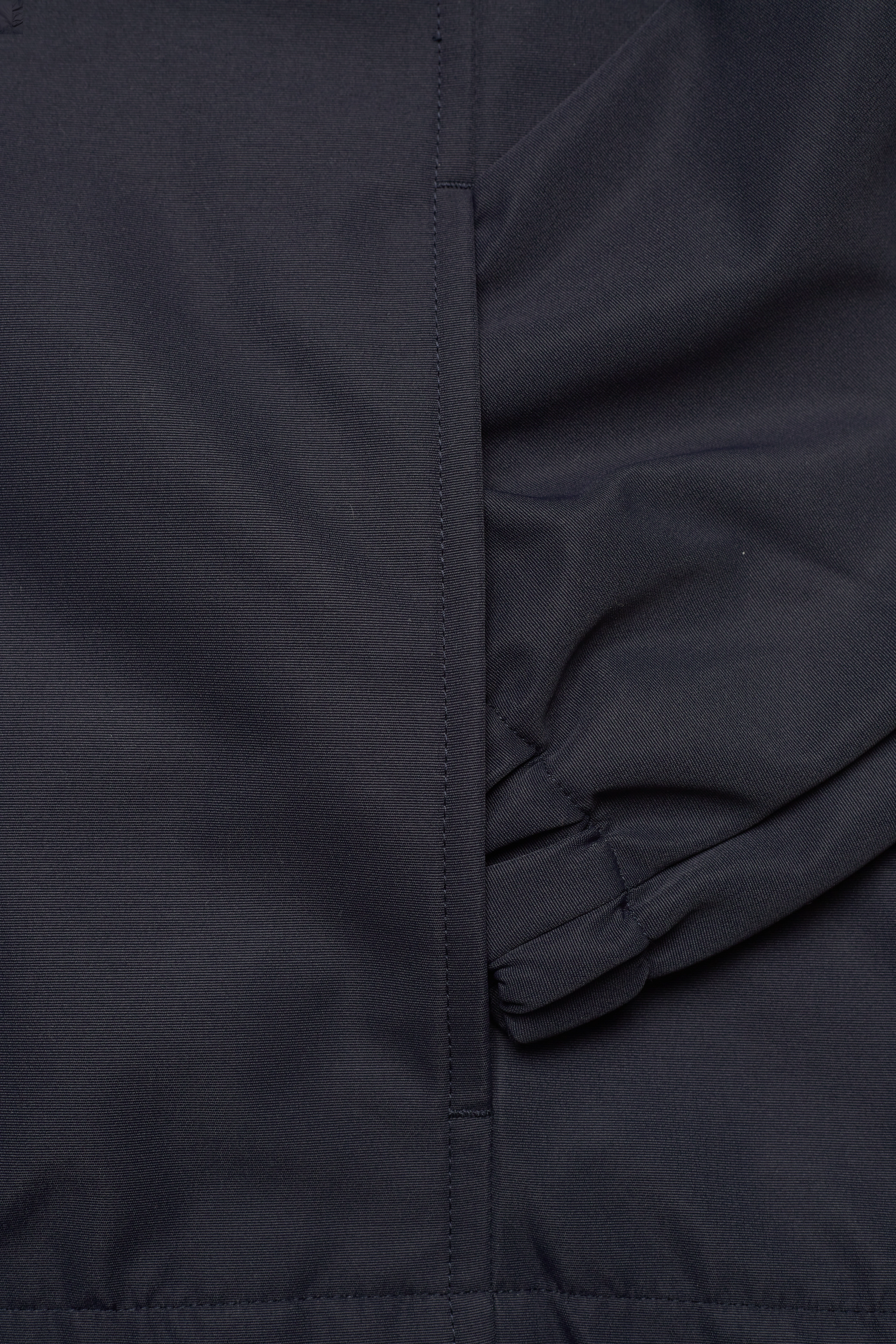 Lyle & Scott - Mesh Backed Nylon Overhead - dark navy - 3