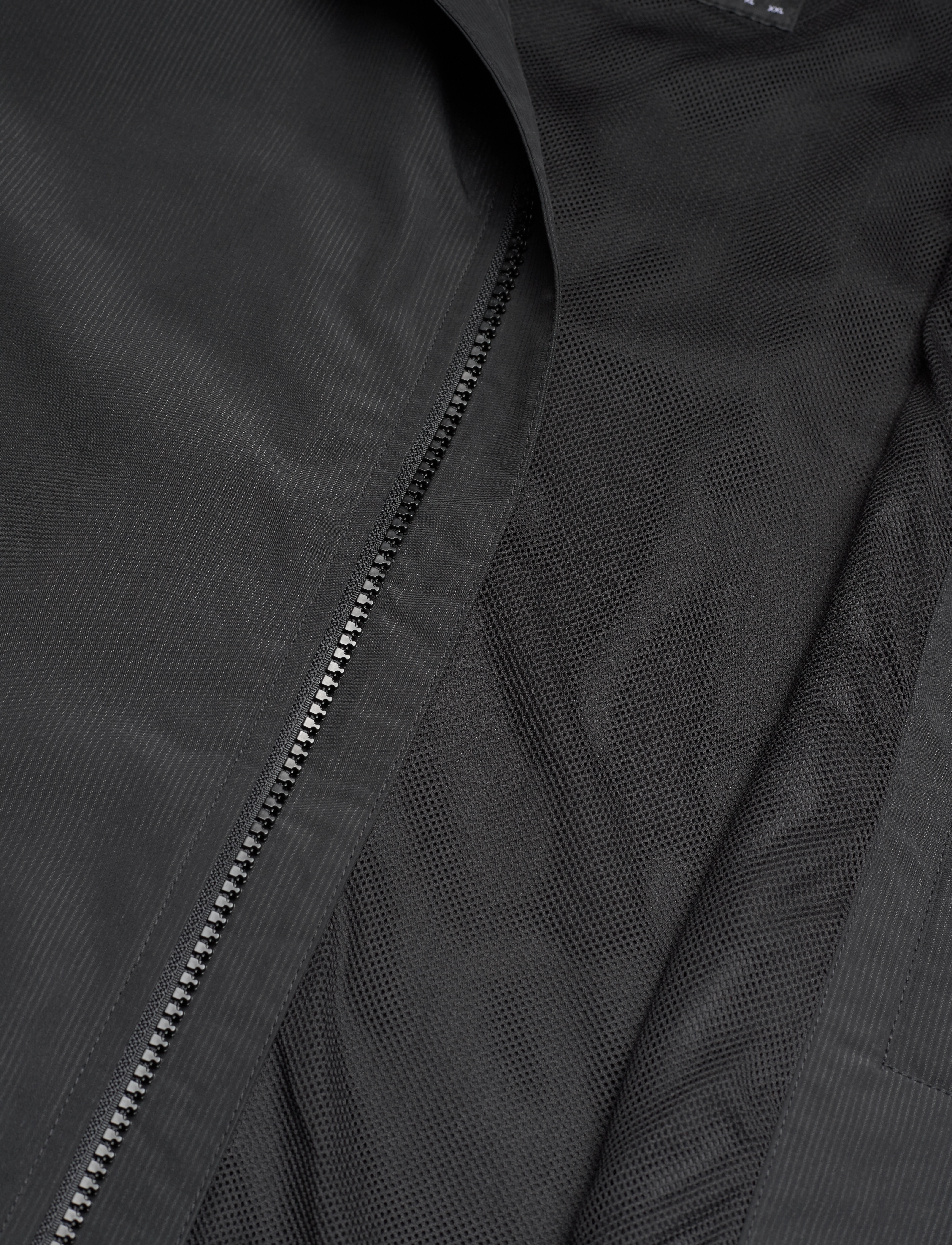 Lyle & Scott - Mesh Lined Jacket with Panelled Sleeves - jet black - 4