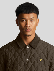 Lyle & Scott - Quilted Jacket - spring jackets - w485 olive - 5
