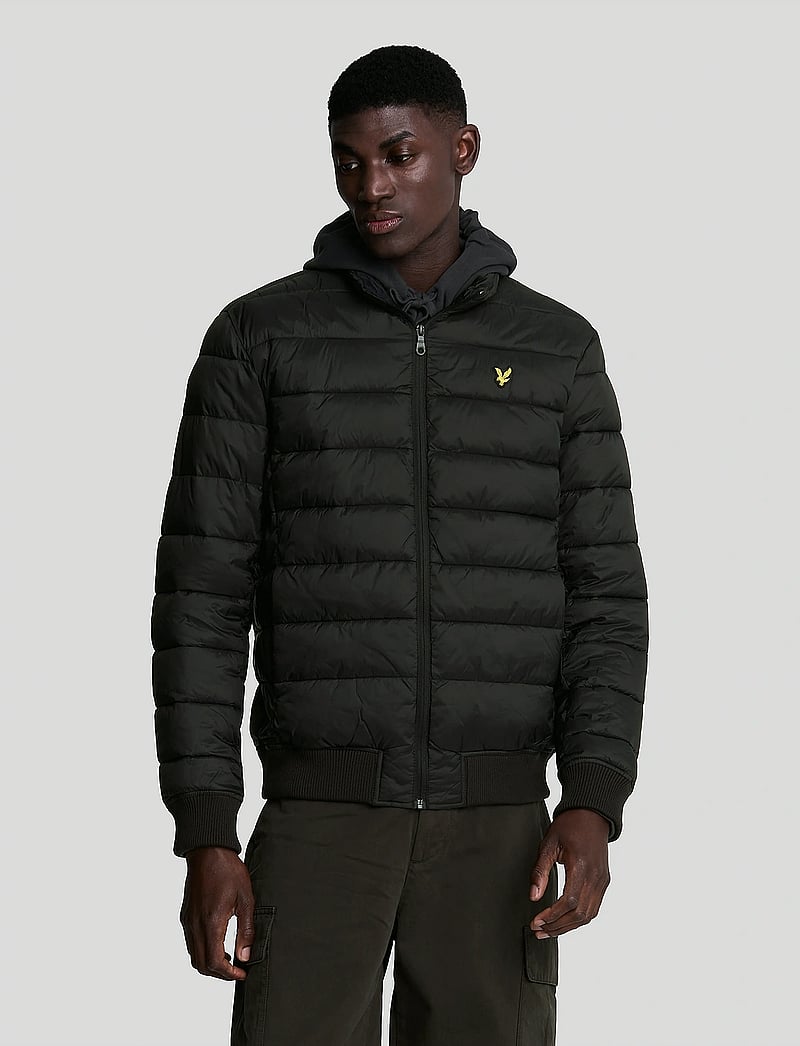 Lyle & Scott - Funnel Neck Wadded Jacket - vinterjackor - jet black - 0