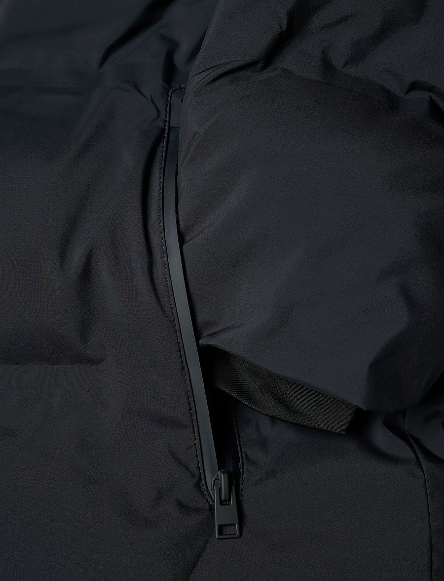 Lyle & Scott - Welded Longline Puffer Jacket - daunenjacken - z865 jet black - 3