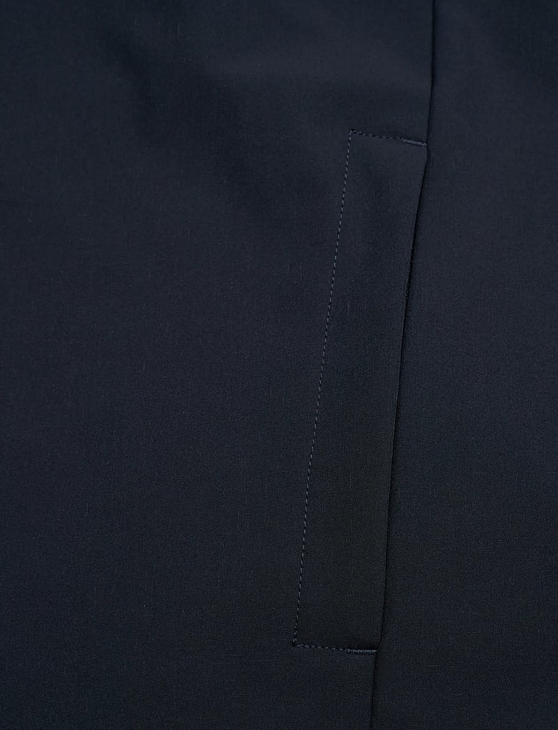 Lyle & Scott - Mesh Back Softshell Funnel Neck Gilet - outdoor - z271 dark navy - 3