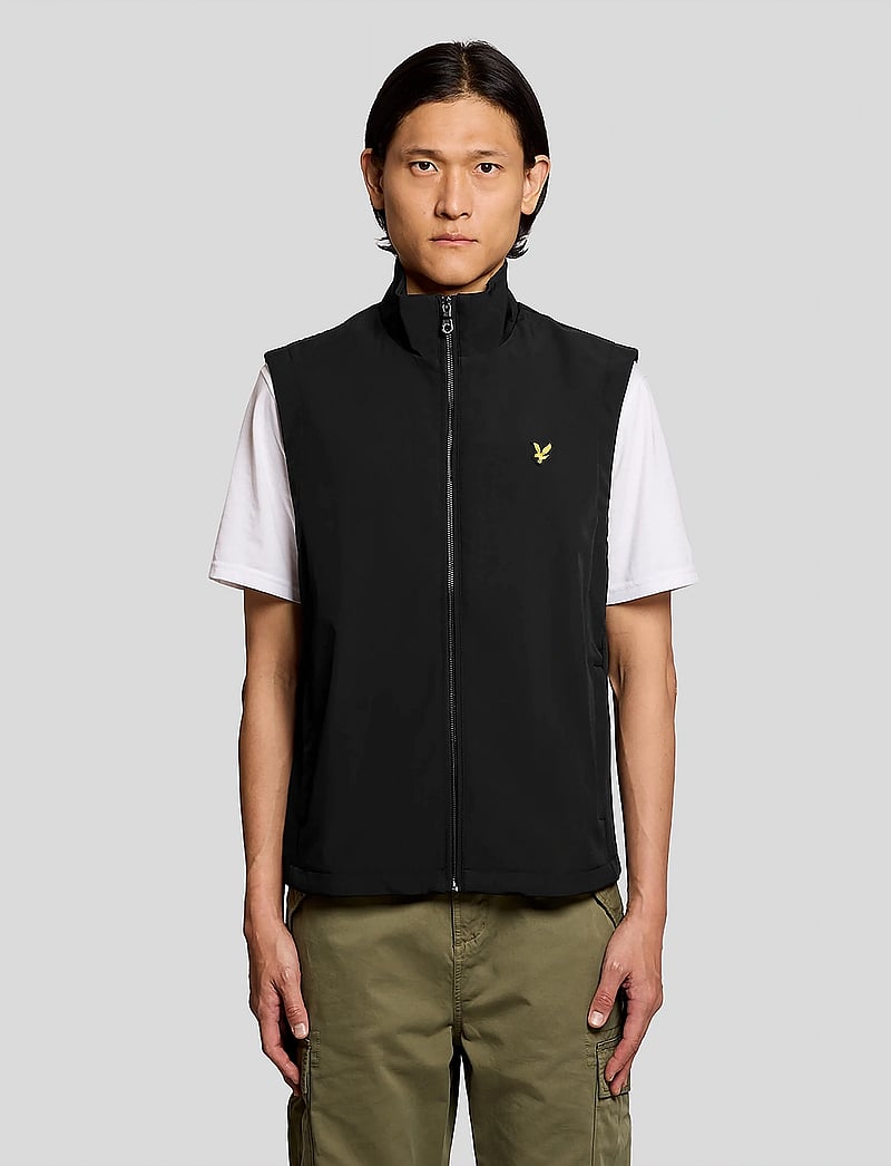 Lyle & Scott - Mesh Back Softshell Funnel Neck Gilet - outdoor - z865 jet black - 0