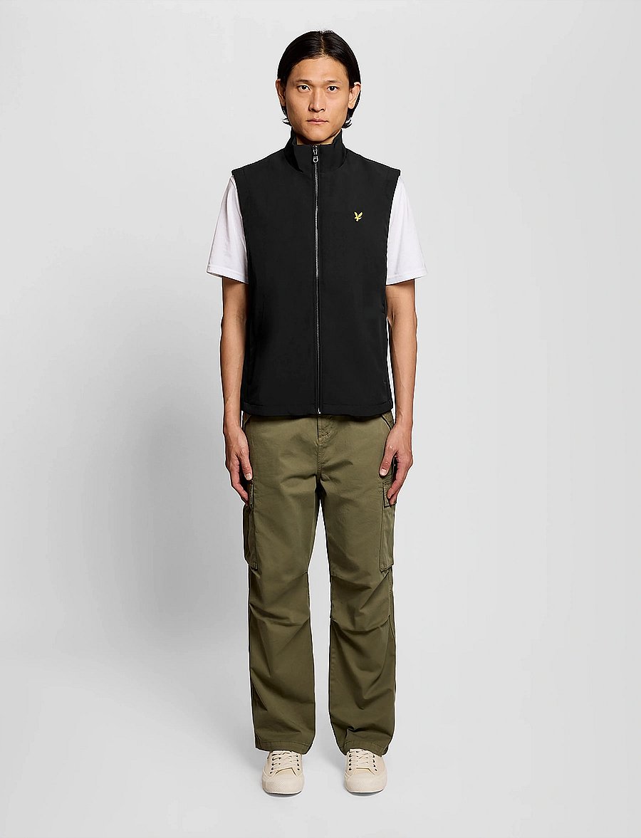 Lyle & Scott - Mesh Back Softshell Funnel Neck Gilet - outdoor - z865 jet black - 4