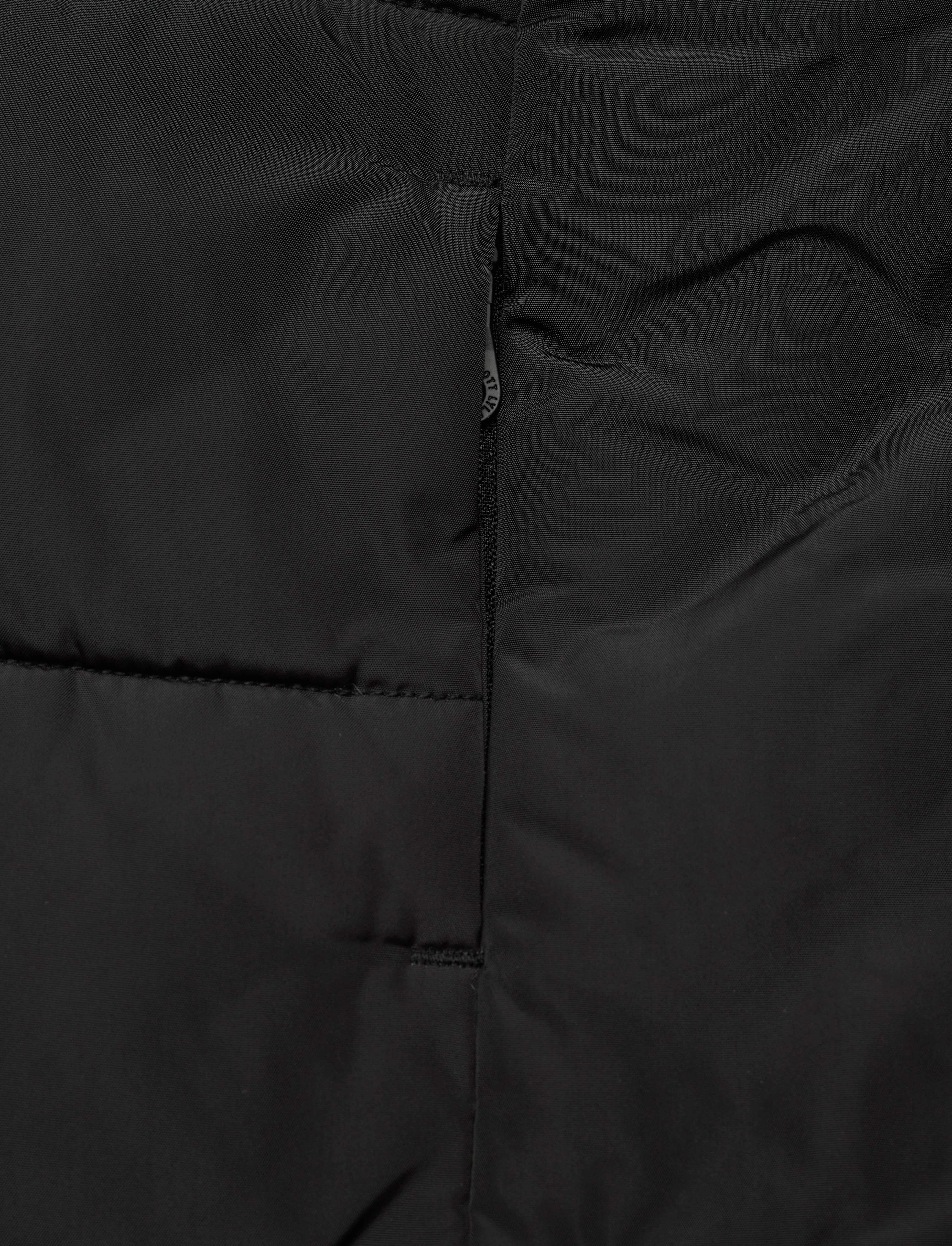 Lyle & Scott - Padded Hooded Gilet - jet black - 3