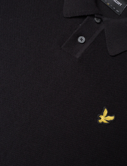 Lyle & Scott - Textured Knitted Polo - short-sleeved polos - jet black - 6