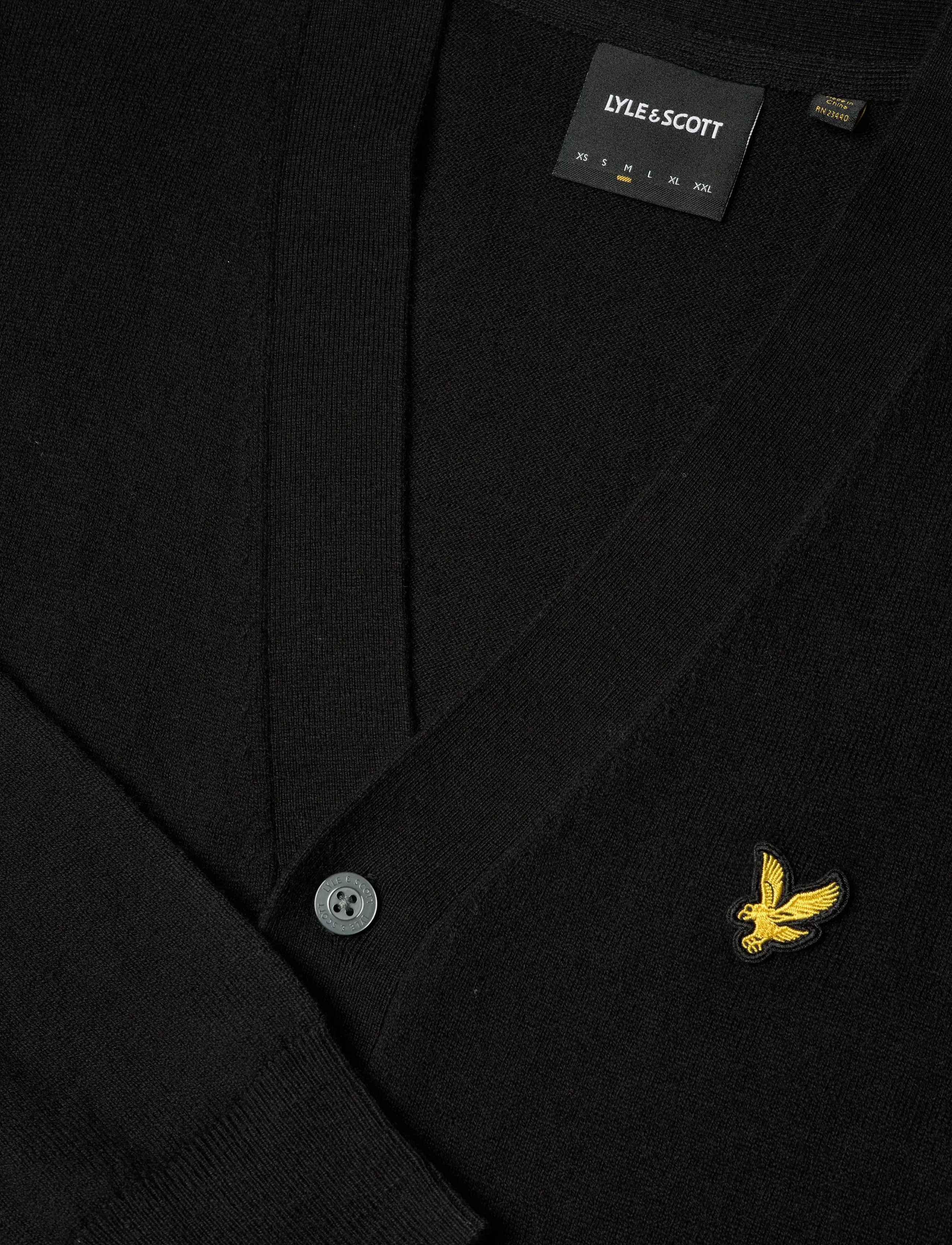 Lyle & Scott - Cotton Merino V Neck Cardigan - z865 jet black - 2
