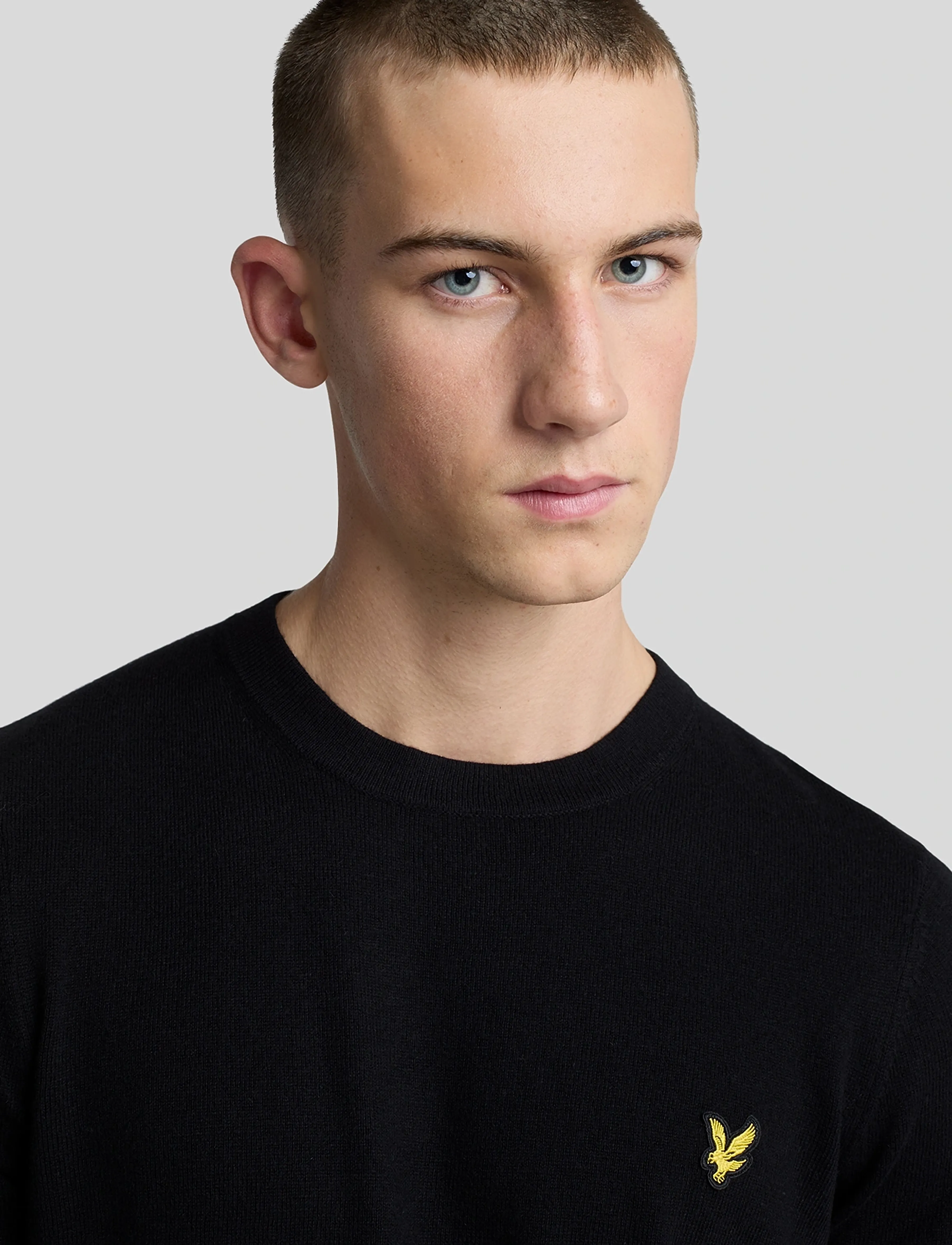 Lyle & Scott - Cotton Merino Crew Neck Jumper - round necks - jet black - 4