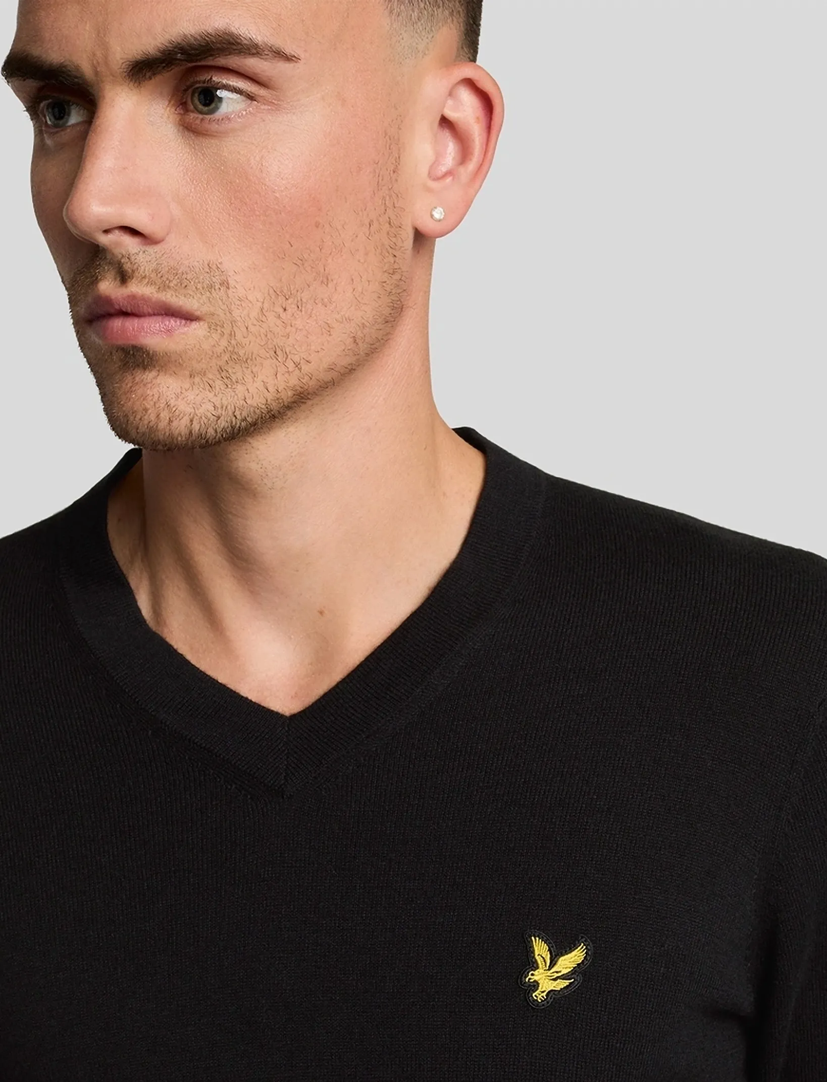 Lyle & Scott - Cotton Merino V Neck Jumper - v-hálsmál - jet black - 4