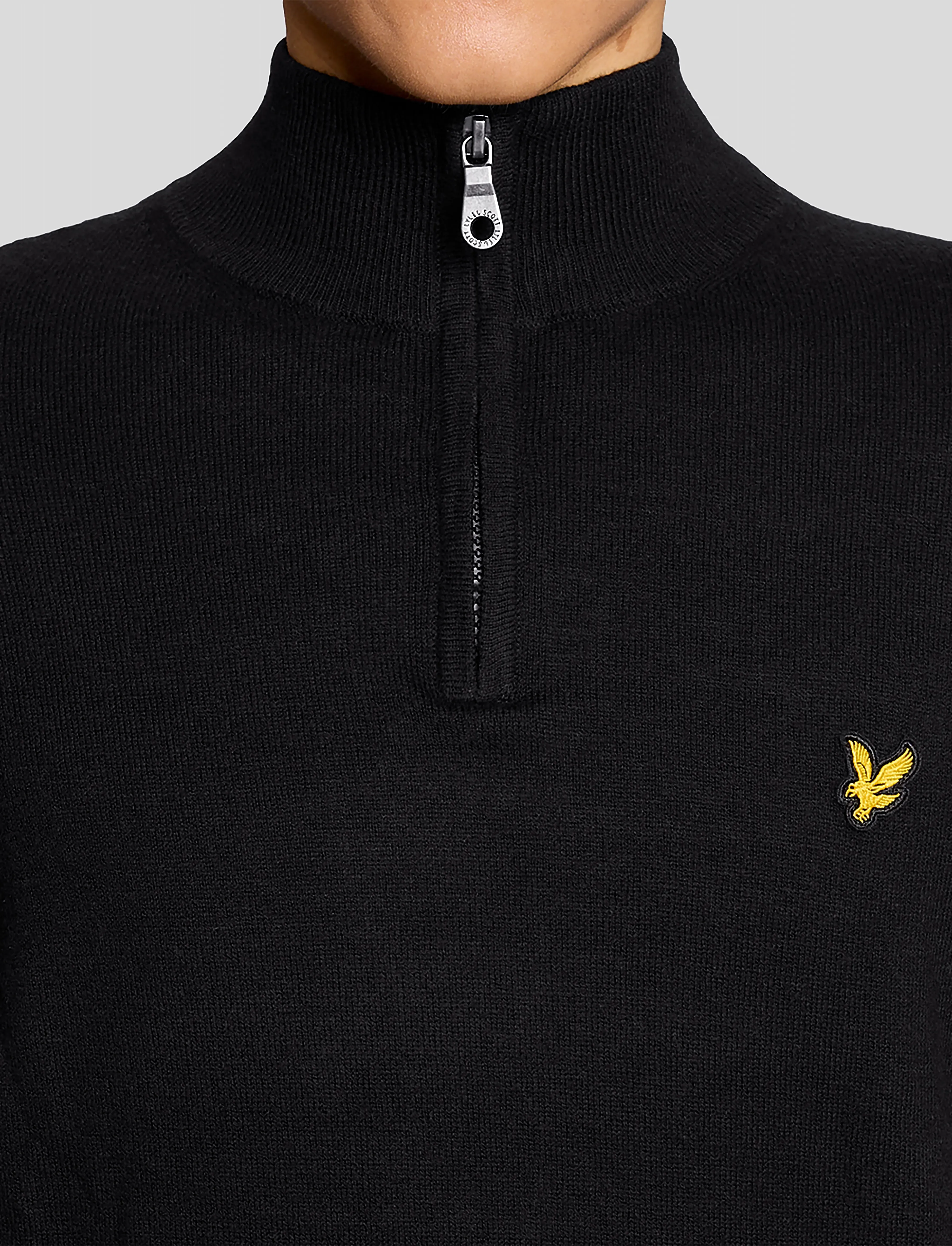 Lyle & Scott - Cotton Merino Quarter Zip Jumper - poolpika lukuga džemprid - jet black - 5