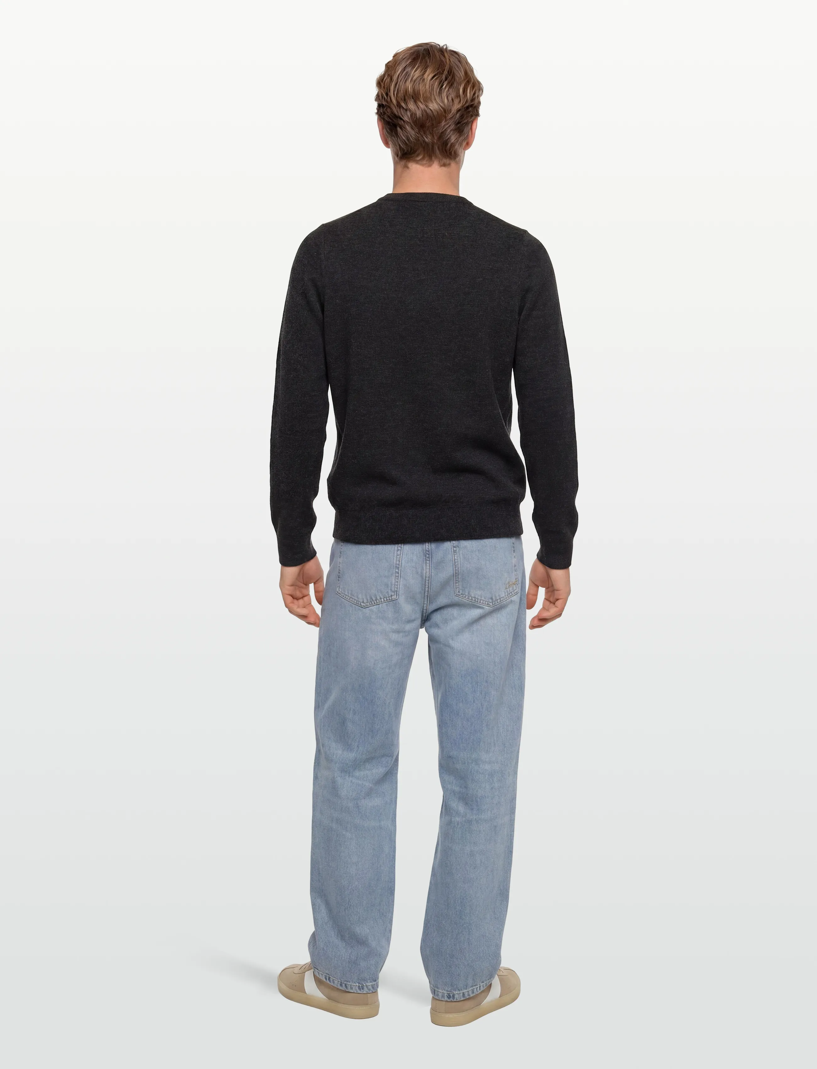Lyle & Scott - Lambswool Blend Crew Neck Jumper - tavalised kudumid - w155 jet black marl - 4