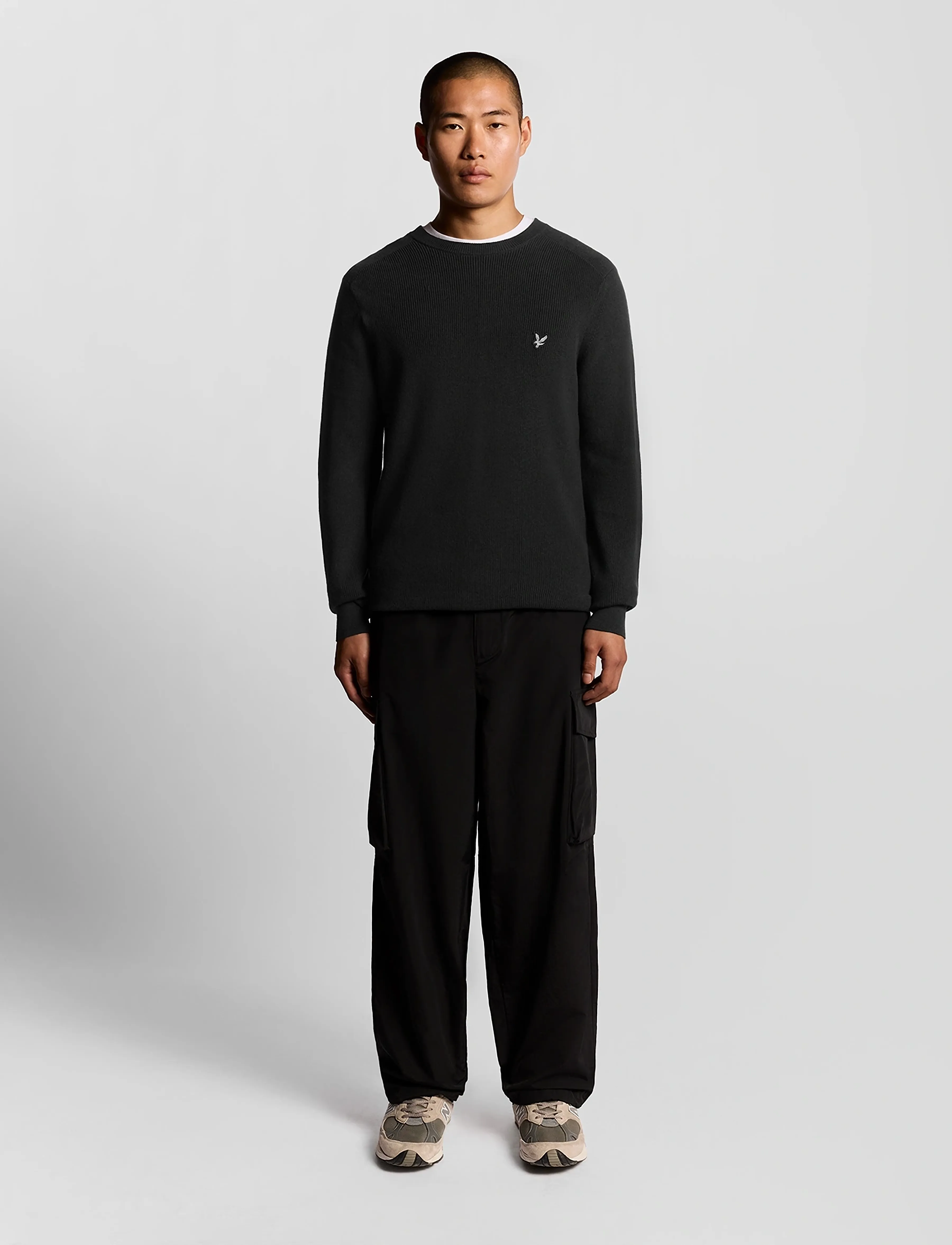 Lyle & Scott - Engineered Rib Crew Neck - kudumid - x002 black ice - 5
