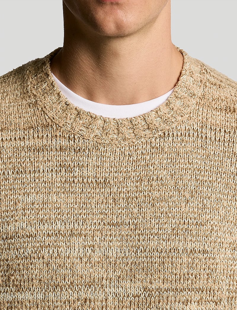 Lyle & Scott - Multi Marl Crew Neck Jumper - Ümmarguse kaelusega kudumid - x961 tigers eye marl - 5
