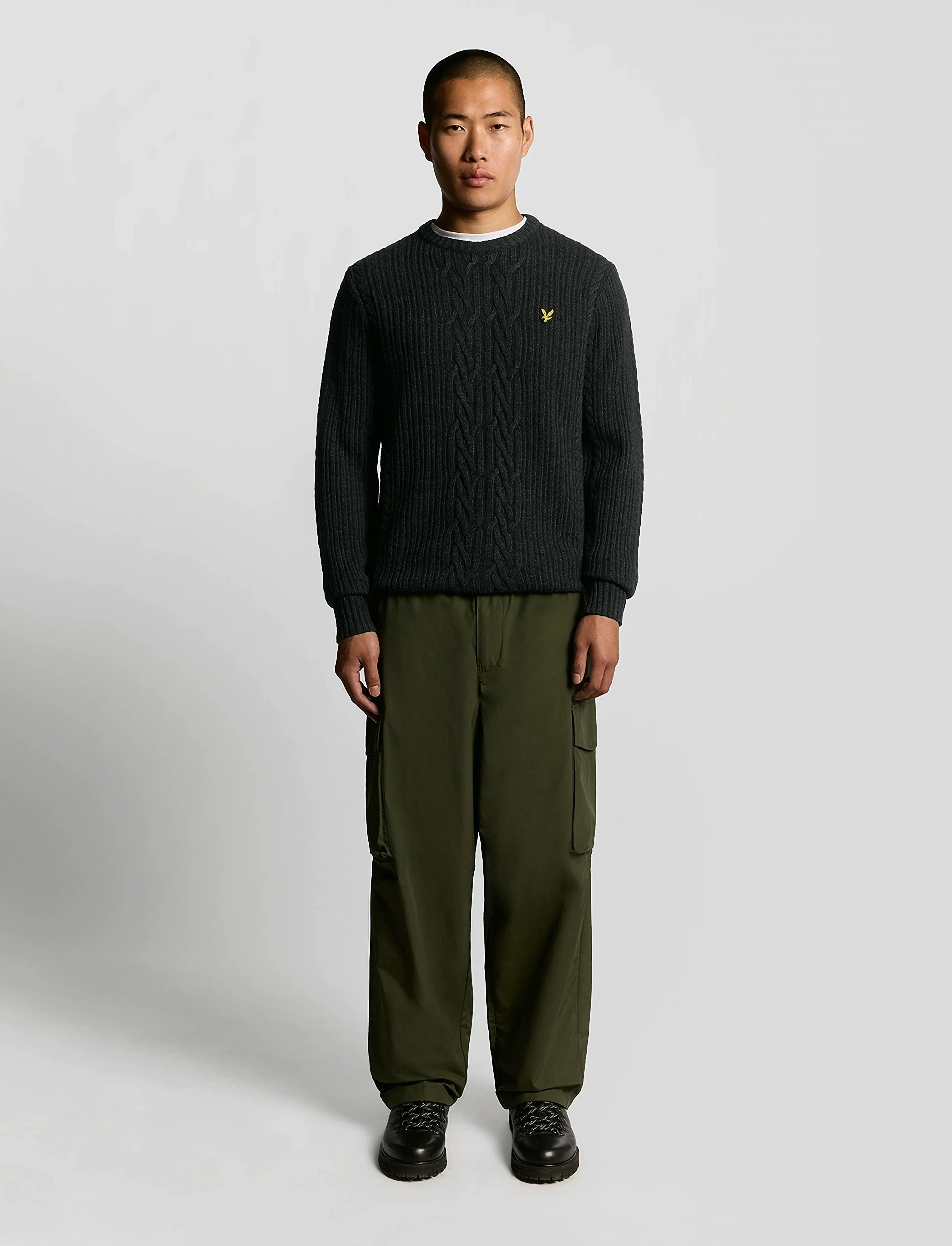 Lyle & Scott - Ribbed Cable Knit Jumper - Ümmarguse kaelusega kudumid - w155 jet black marl - 4