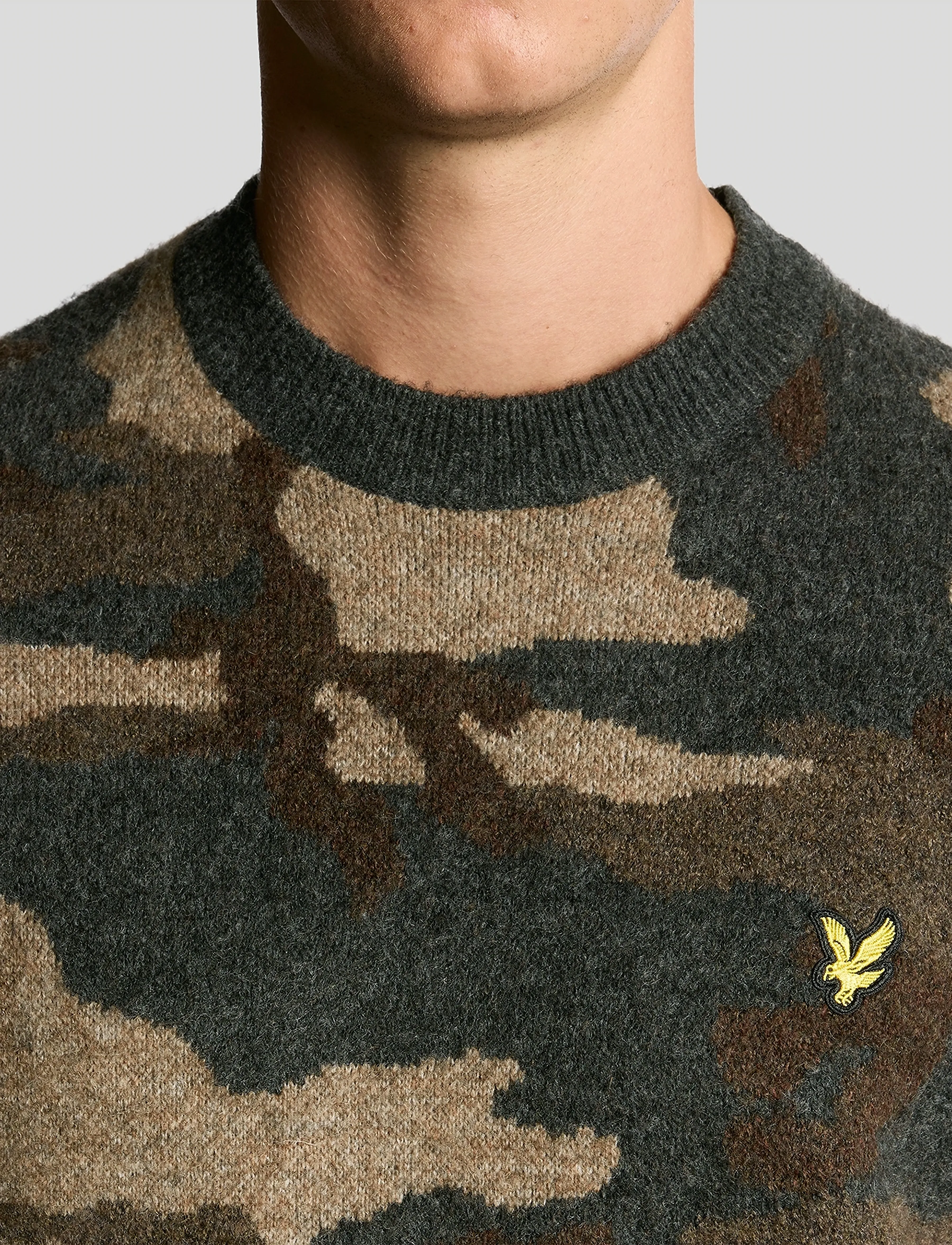 Lyle & Scott - Brushed Camouflage Crew Neck Jumper - adījumi ar apaļu kakla izgriezumu - x077 black steel - 5