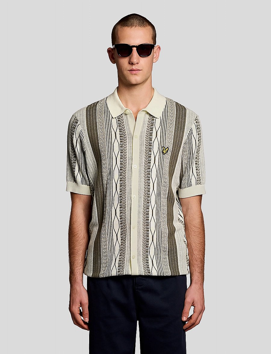 Lyle & Scott - Brocade Jacquard Short Sleeve Knitted Shirt - langärmlige strick-polohemden - ice cream/ khaki ash - 0