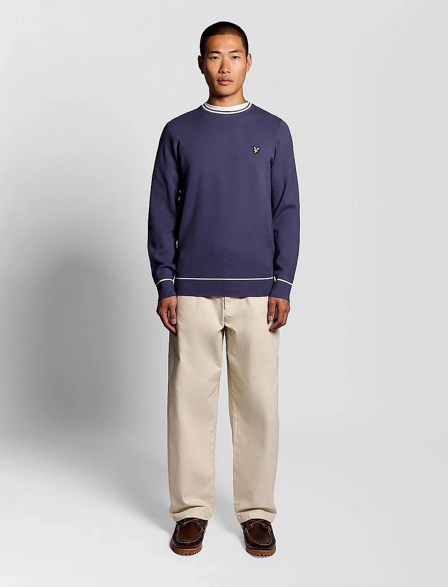 Lyle & Scott - Tipped Knitted Crew Neck Jumper - Ümara kaelusega - y125 rich navy - 5