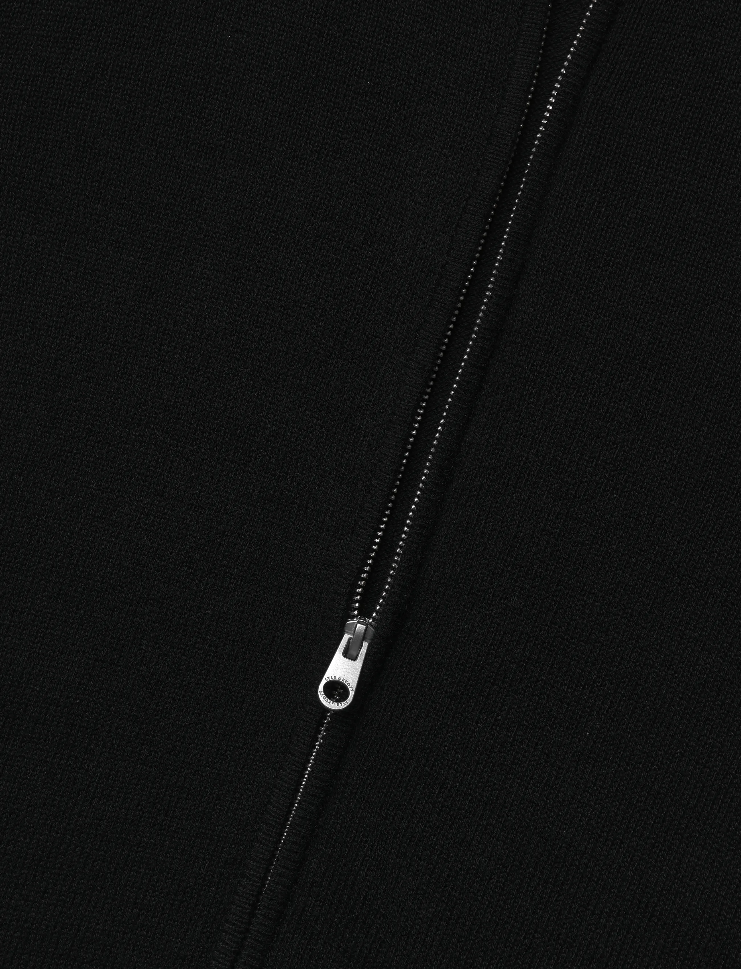 Lyle & Scott - Relaxed Cotton Merino Full Zip Jumper - full zip jumpers - jet black - 3