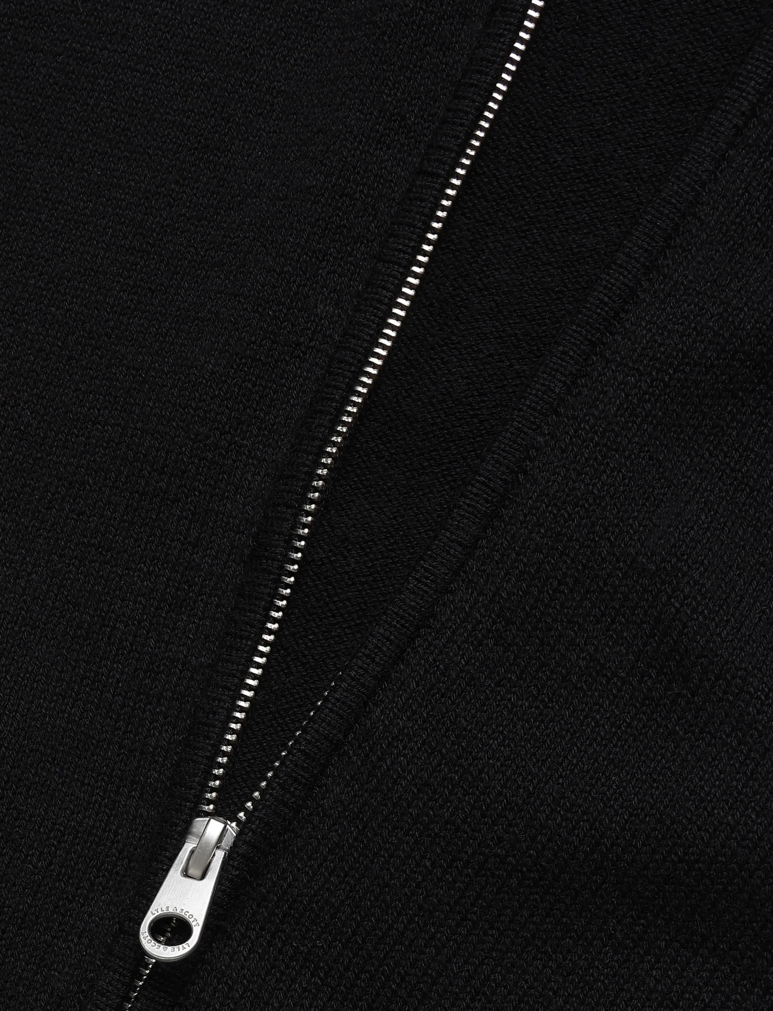 Lyle & Scott - Relaxed Cotton Merino Full Zip Jumper - full zip jumpers - jet black - 4