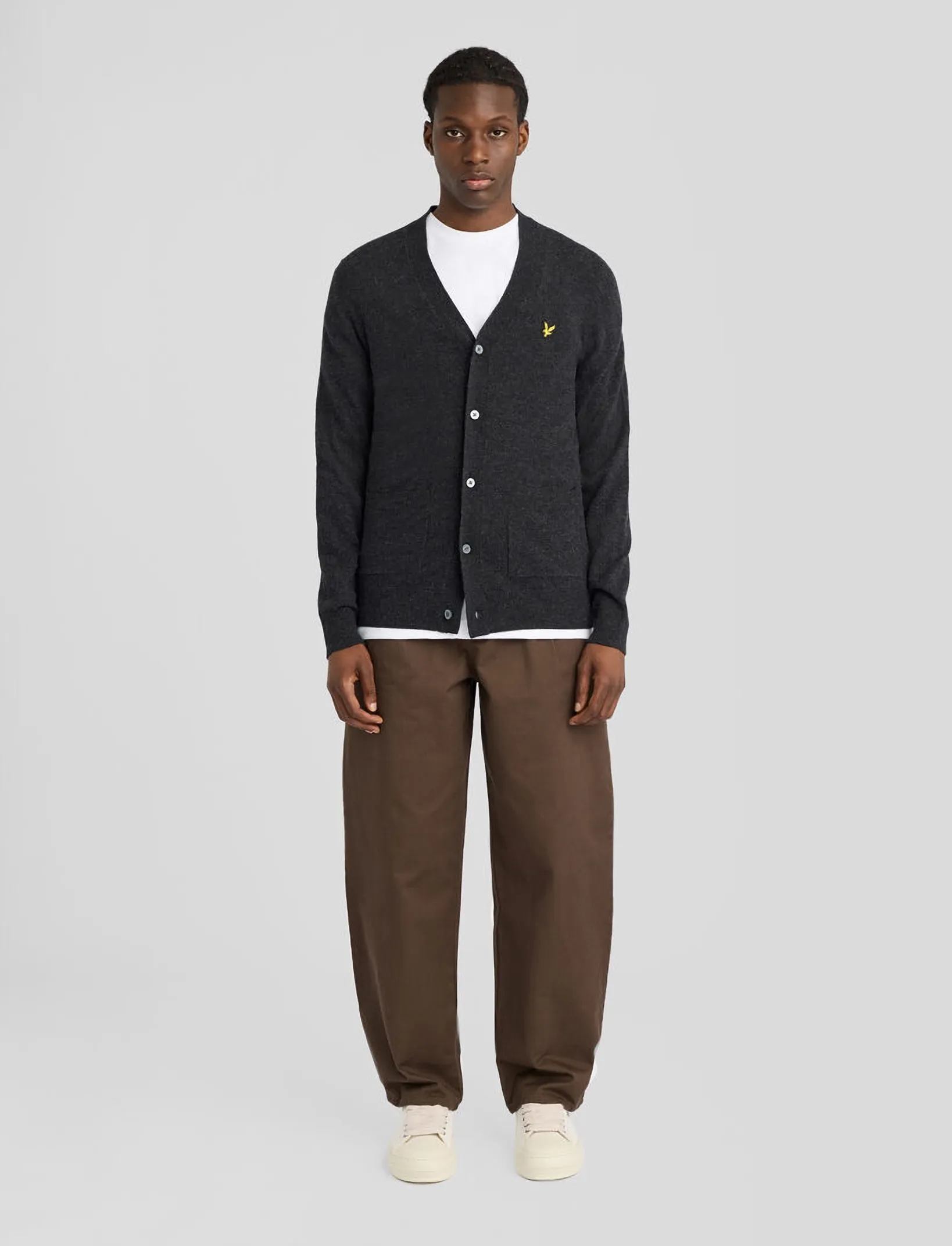 Lyle & Scott - Lambswool Blend V Neck Cardigan - efterårstøj - jet black marl - 4