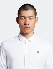 Lyle & Scott - LS Slim Fit Poplin Shirt - tavalised t-särgid - white - 4
