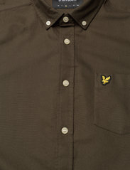 Lyle & Scott - Regular Fit Light Weight Oxford Shirt - oxford skjorter - olive - 6