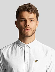 Lyle & Scott - Regular Fit Light Weight Oxford Shirt - oxford skjorter - white - 5