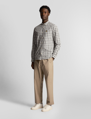Lyle & Scott - Check Poplin Shirt - ternede skjorter - w803 mid grey marl/ touchline white - 3
