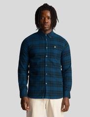 Lyle & Scott - Check Flannel Shirt - ternede skjorter - w992 apres navy - 2