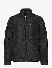 Lyle & Scott - Quilted Overshirt - spring jackets - x002 black ice - 0