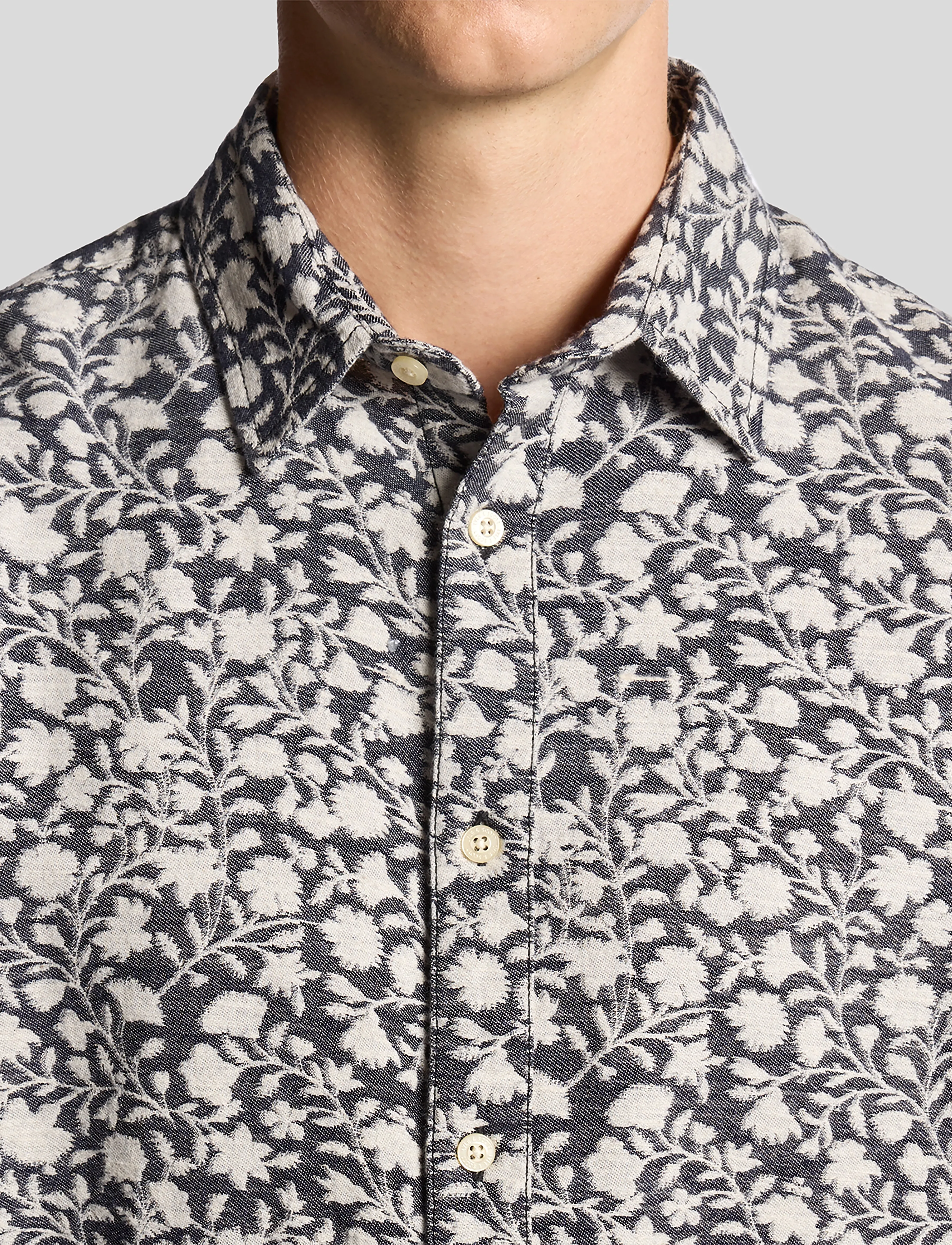 Lyle & Scott - Floral Jacquard Shirt - hemden mit muster - w189 jet black/ white - 4