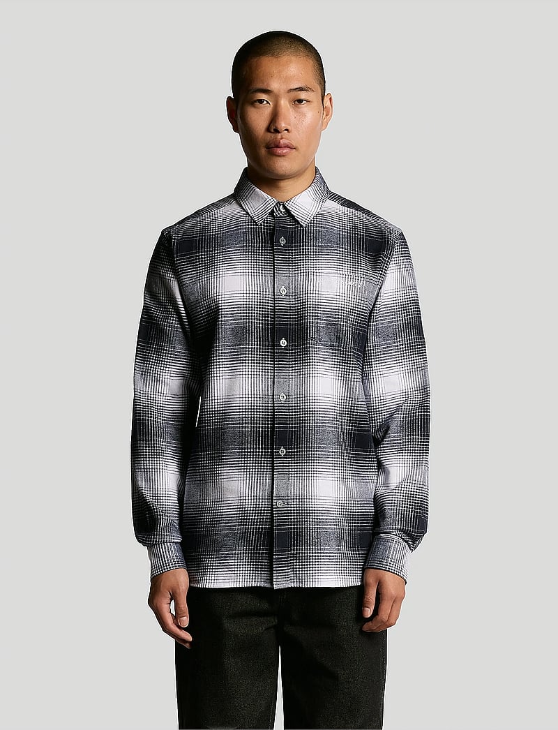 Lyle & Scott - Ombre Check Flannel Shirt - rutiga skjortor - night sky/ white - 0