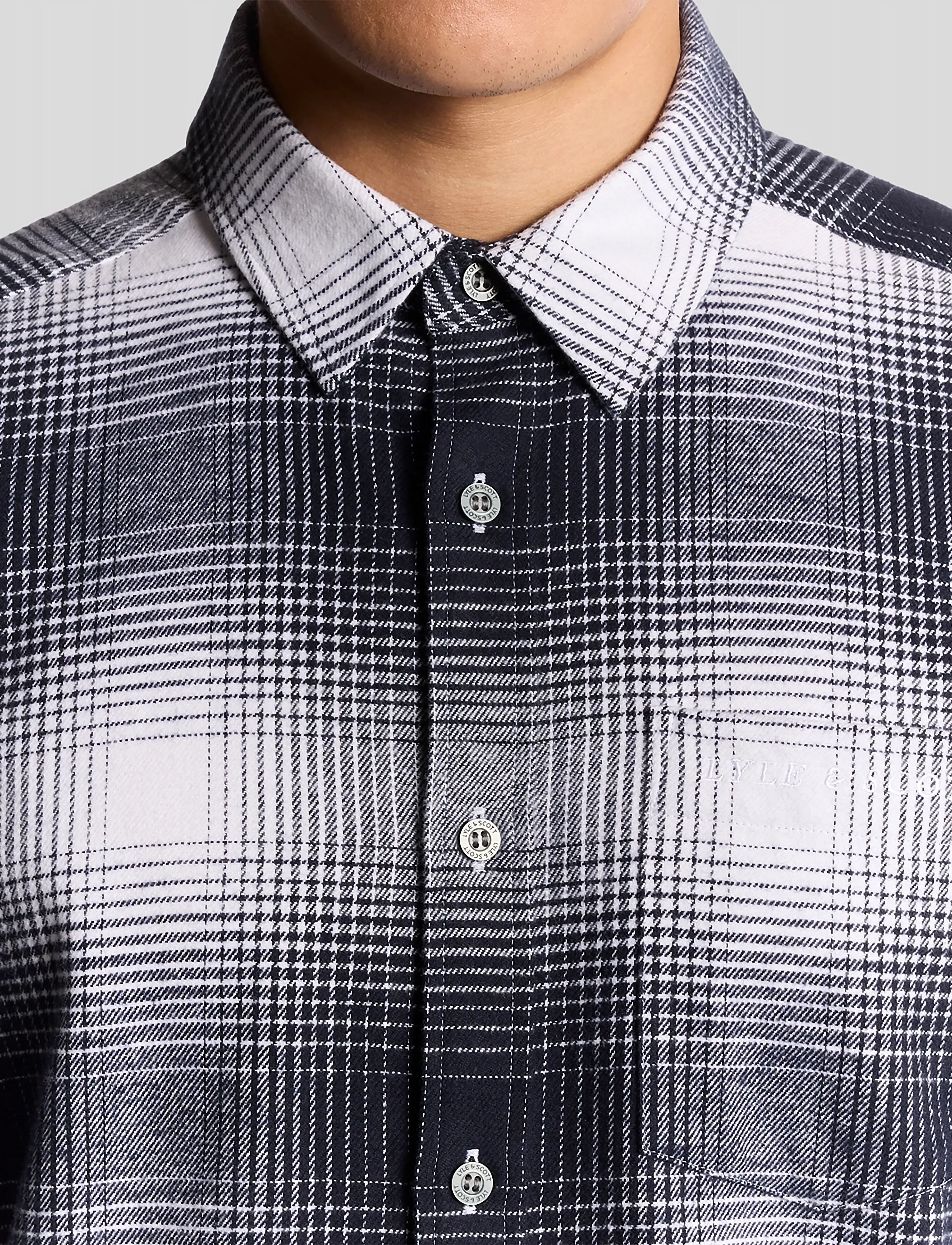 Lyle & Scott - Ombre Check Flannel Shirt - karierte hemden - night sky/ white - 4