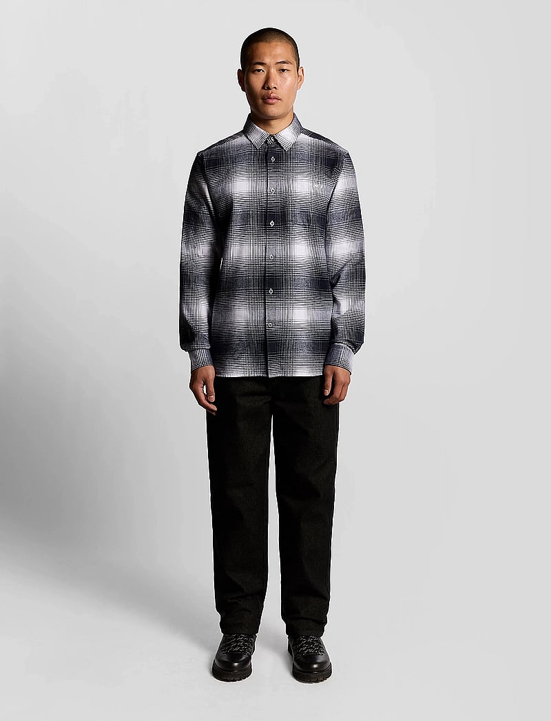 Lyle & Scott - Ombre Check Flannel Shirt - karierte hemden - night sky/ white - 5
