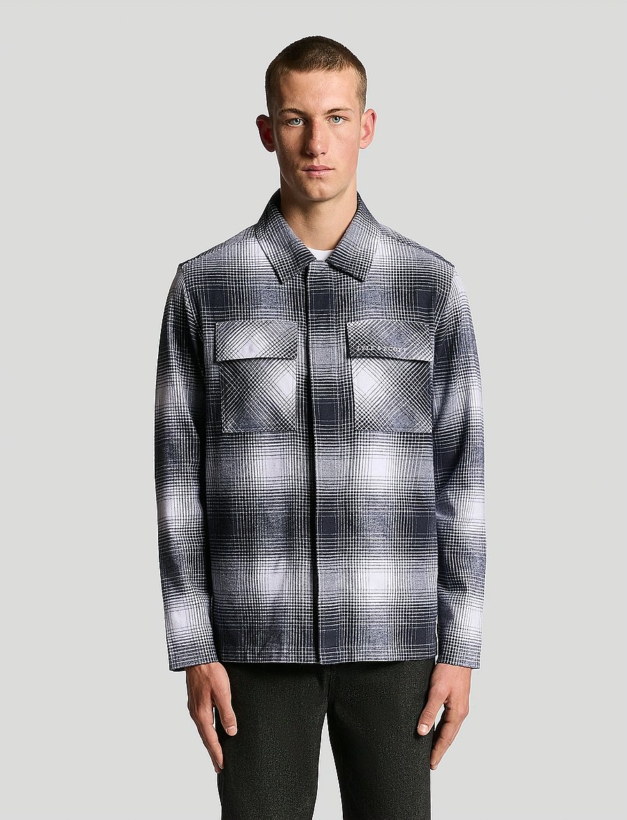 Lyle & Scott - Ombre Check Overshirt - marškininiai švarkai - x964 night sky/ white - 0