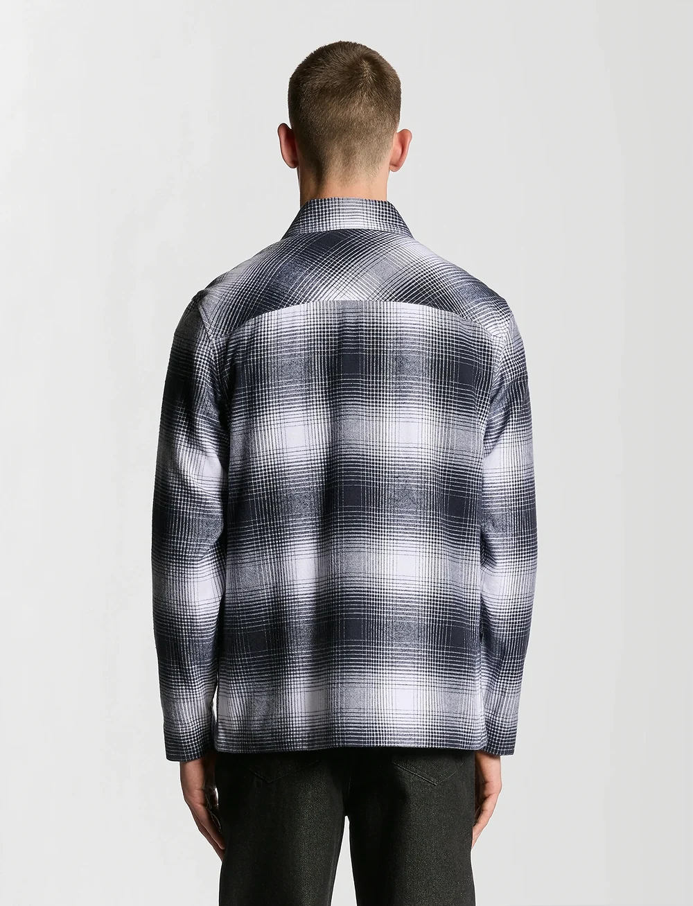 Lyle & Scott - Ombre Check Overshirt - overshirts - x964 night sky/ white - 3