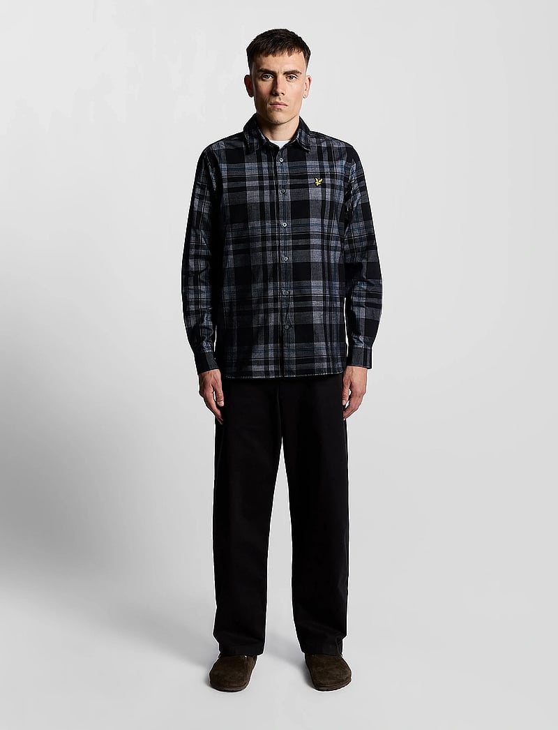 Lyle & Scott - Tartan Corduroy Shirt - velvet särgid - w189 jet black/ white - 4