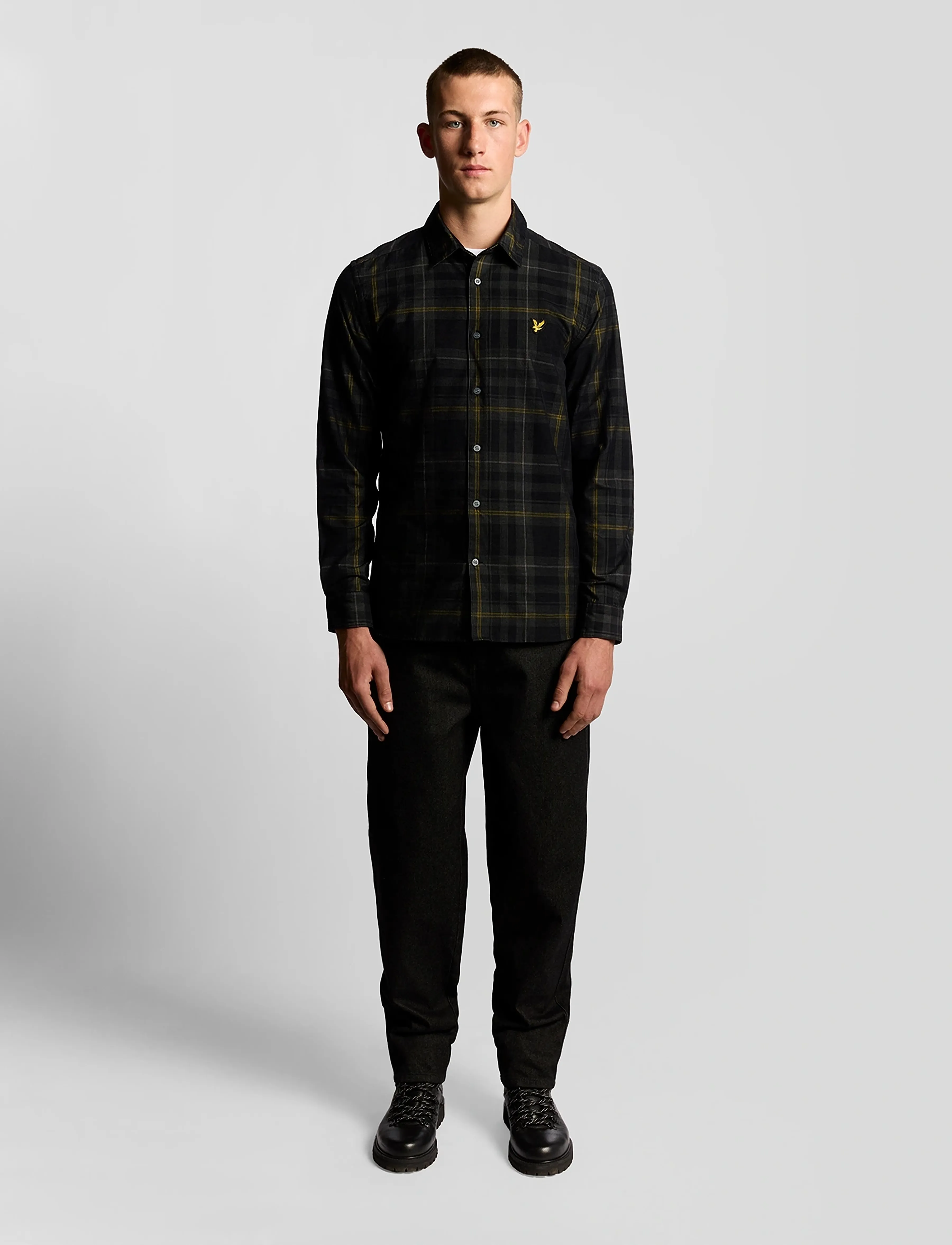 Lyle & Scott - Tartan Corduroy Shirt - ternede skjorter - z865 jet black - 4