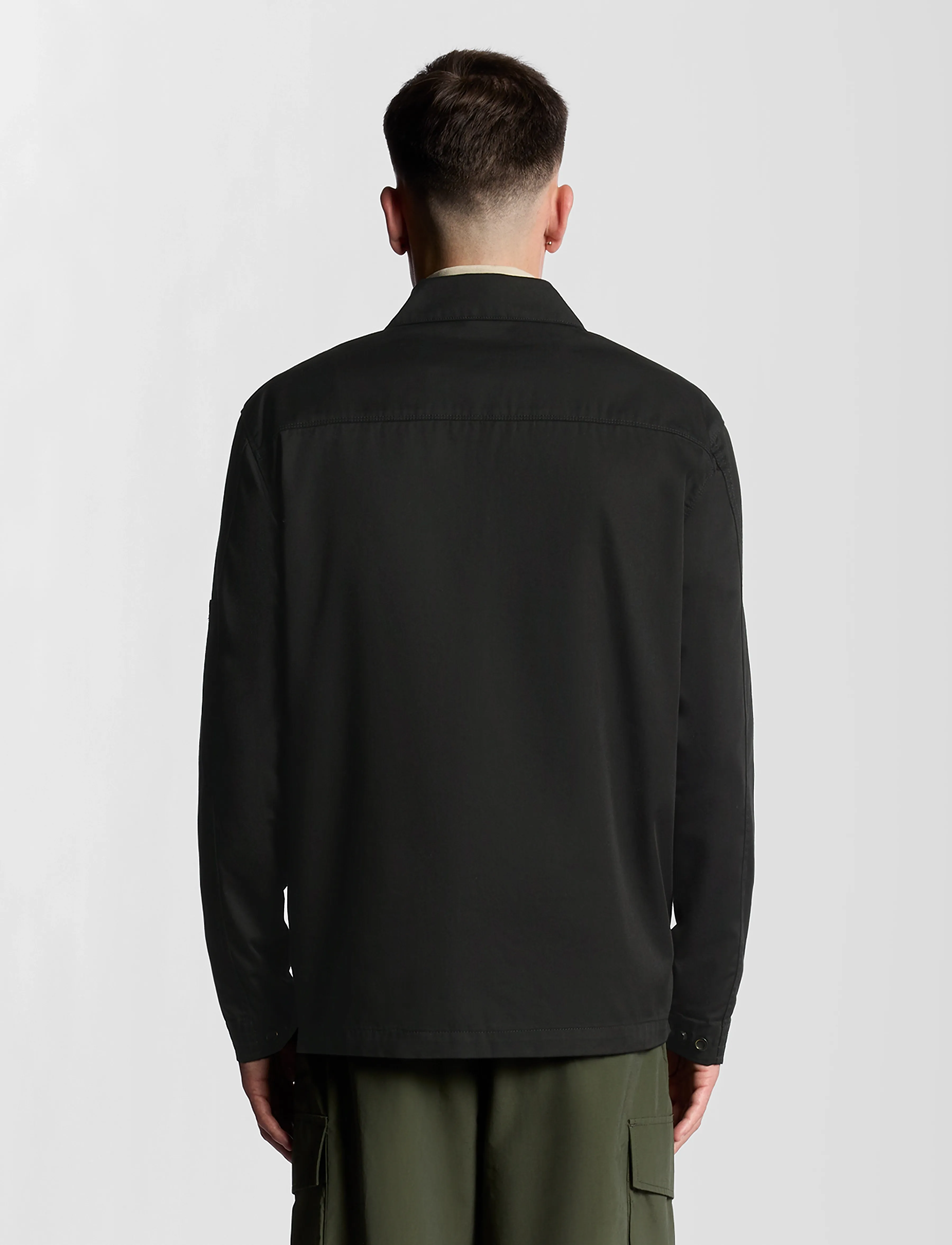 Lyle & Scott - Multi Pocket Overshirt - spring jackets - z865 jet black - 2