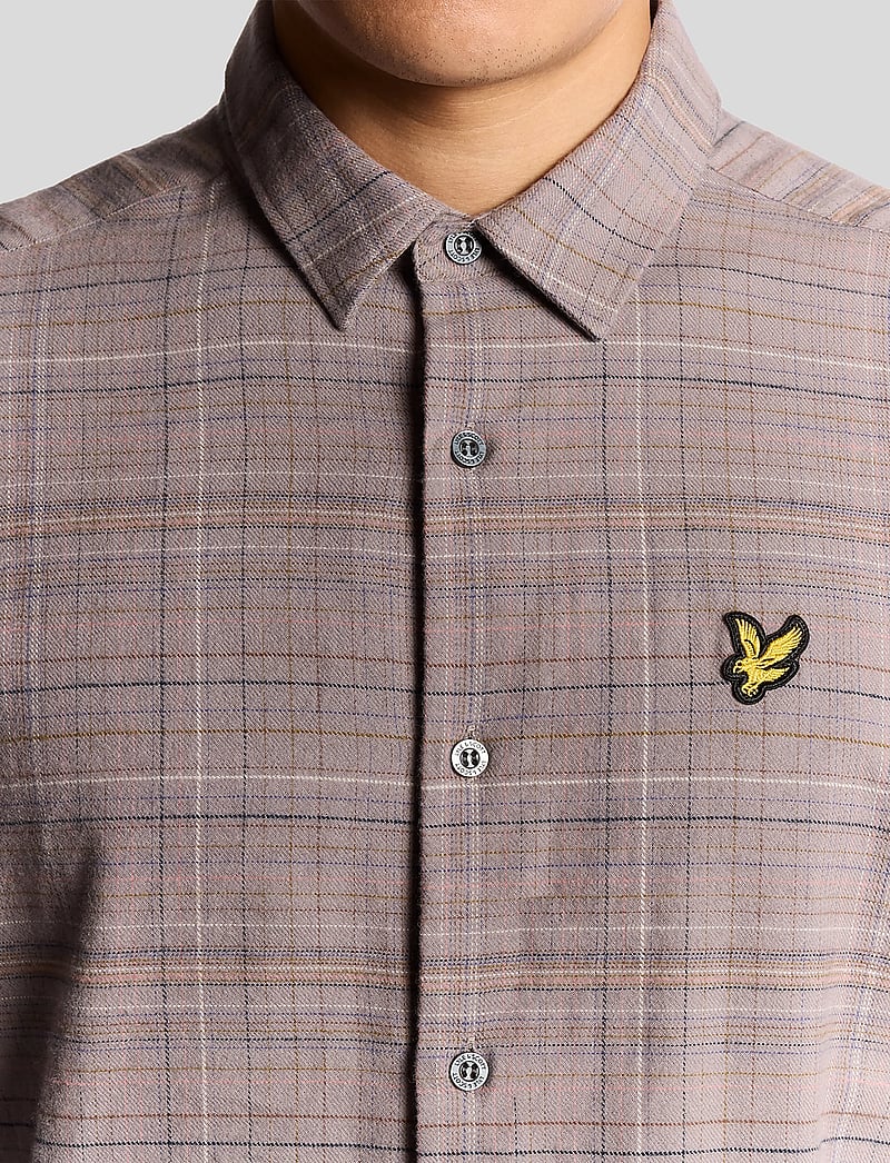 Lyle & Scott - Checked Flannel Shirt - flanellskjortor - y062 gull grey/ bottle brown - 4