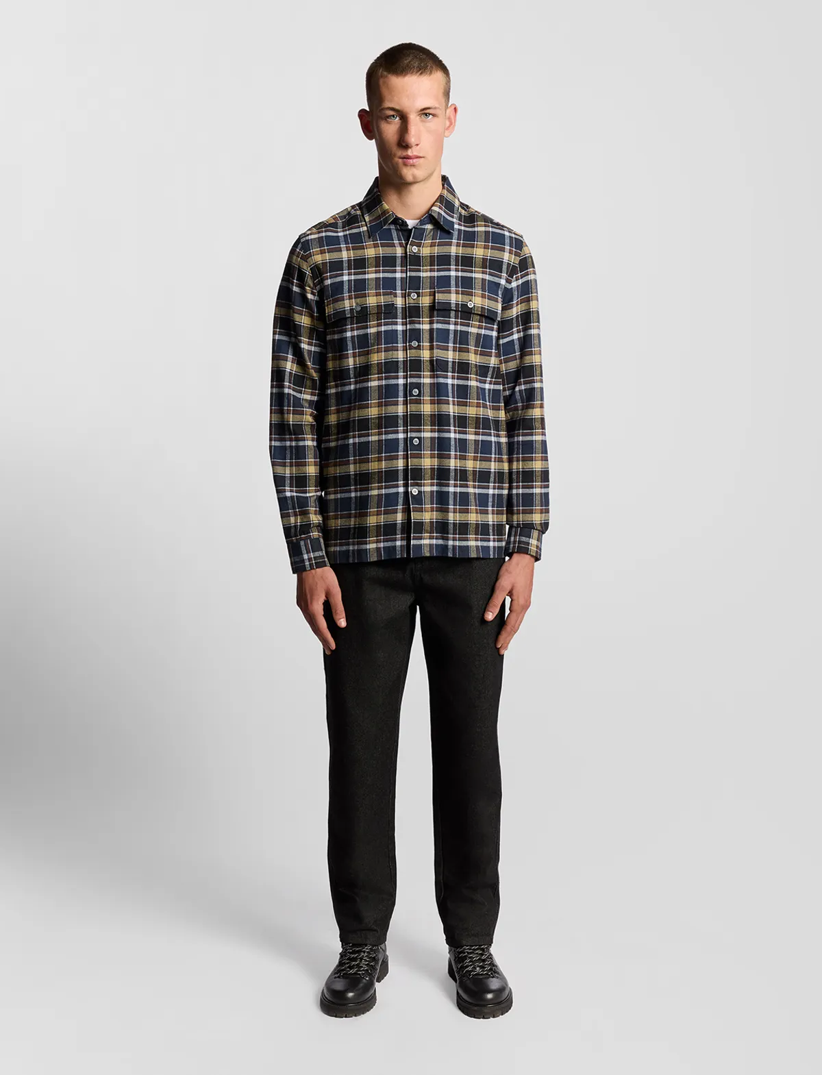 Lyle & Scott - Brushed Cotton Check Shirt - casual skjorter - y064 blue night/ green tan - 5