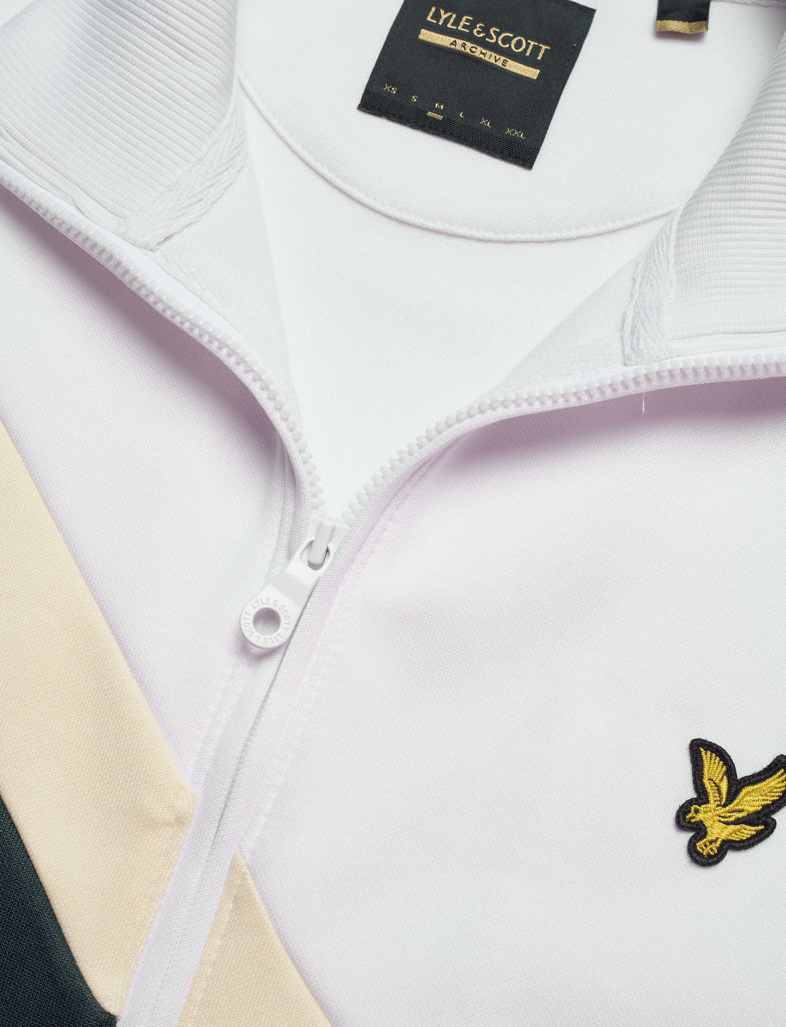 Lyle & Scott - Archive Panel Funnel Neck - white - 2