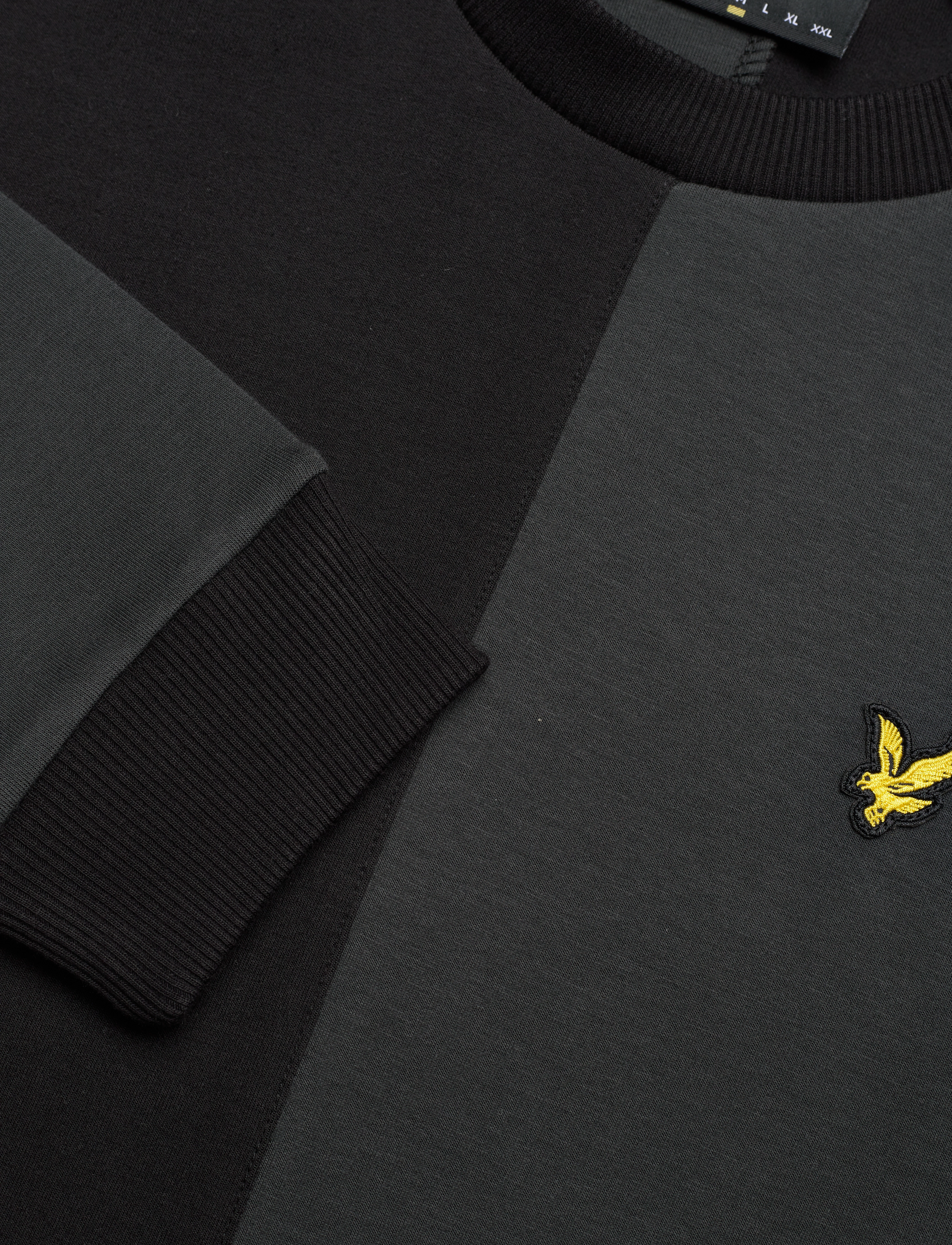 Lyle & Scott - Wide Tonal Striped Crew Neck - jet black - 2