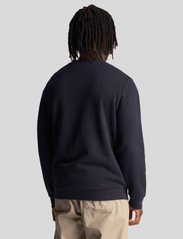 Lyle & Scott - Embroidered Crew Neck Sweatshirt - swetry - w635 gunmetal - 4