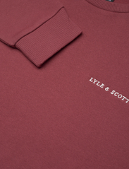 Lyle & Scott - Embroidered Crew Neck Sweatshirt - dressipluusid - x086 fletcher burgundy - 2